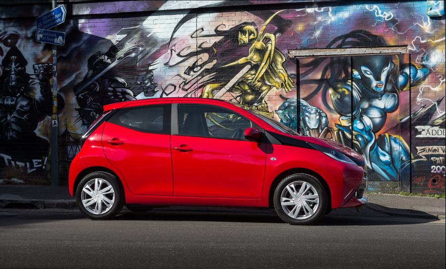  Toyota Aygo x-wave 5-Door 2015 года  (UK) (фото 20 из 20)